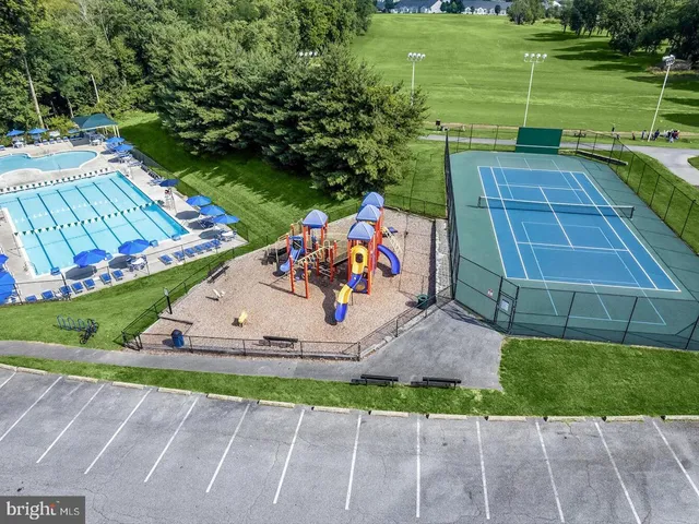 a view of an outdoor space