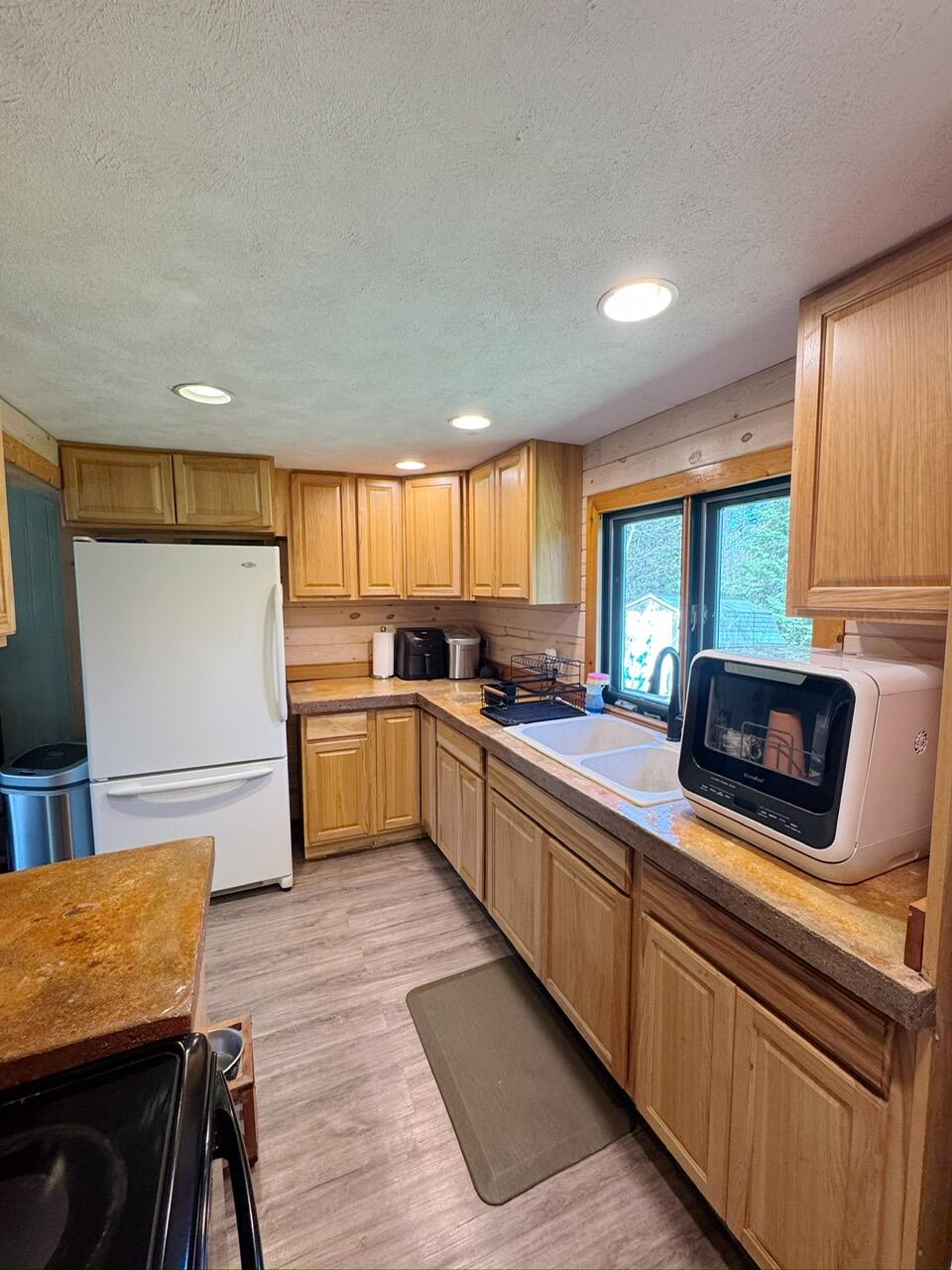 696 West 13 Mile Road Dafter, MI 49724 - Photo 7 of 16 Gallery Image 7