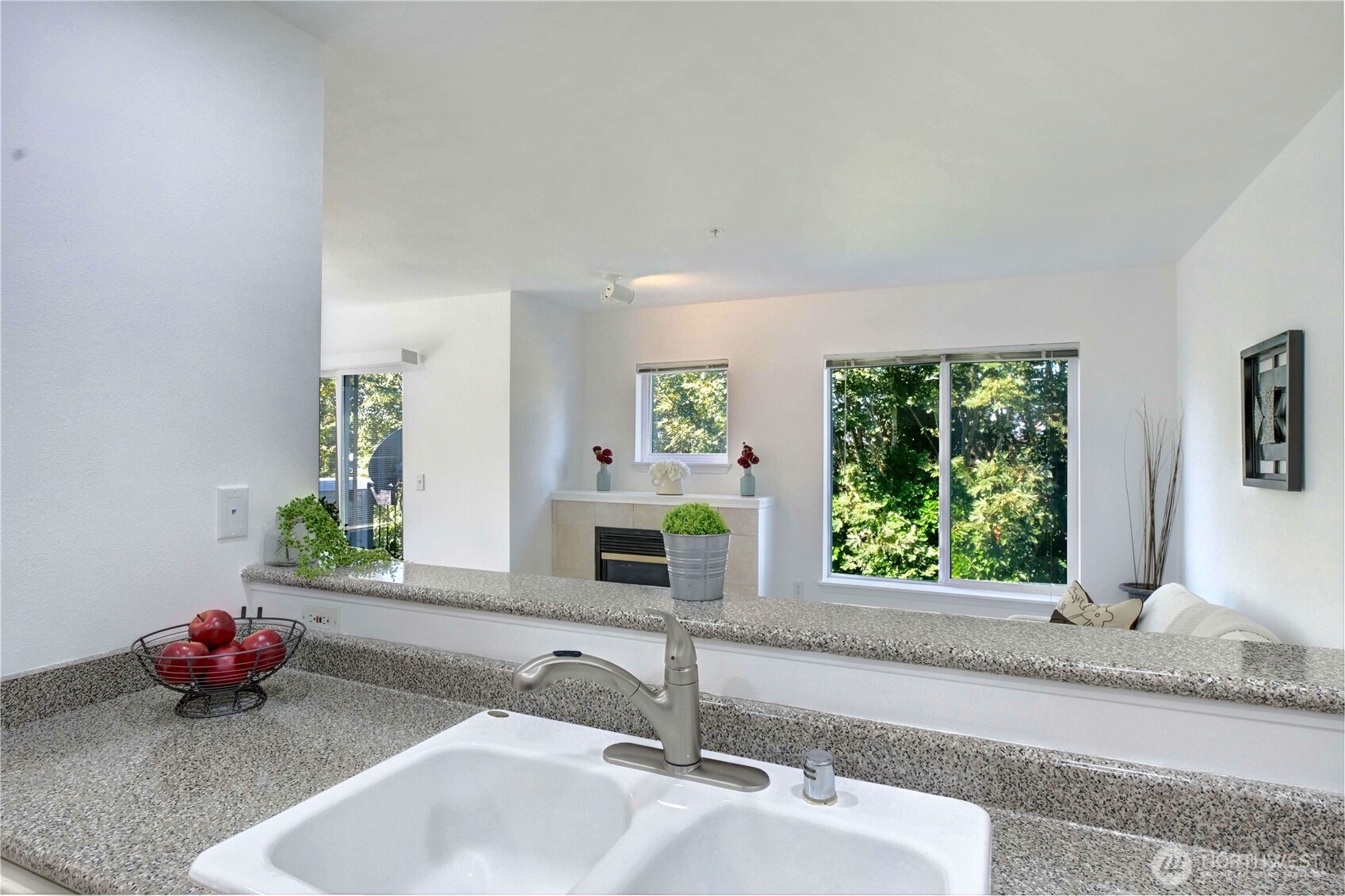 1729 12th Avenue South, Unit 201 Seattle, WA 98144 - Photo 17 of 26