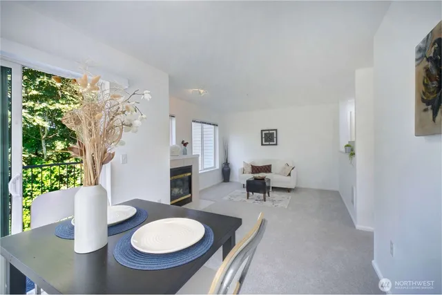 $325,000 | 1729 12th Avenue South, Unit 201, Seattle, WA 98144