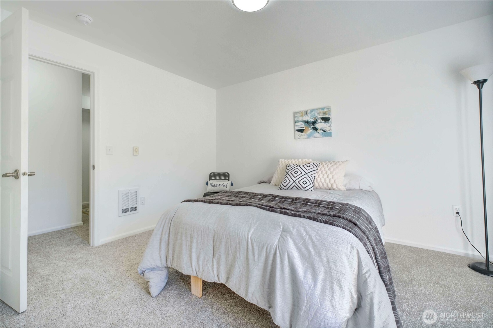 1729 12th Avenue South, Unit 201 Seattle, WA 98144 - Photo 4 of 26