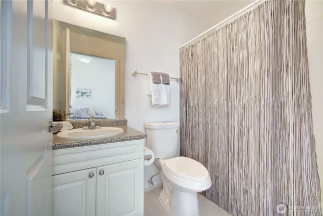 $325,000 | 1729 12th Avenue South, Unit 201, Seattle, WA 98144