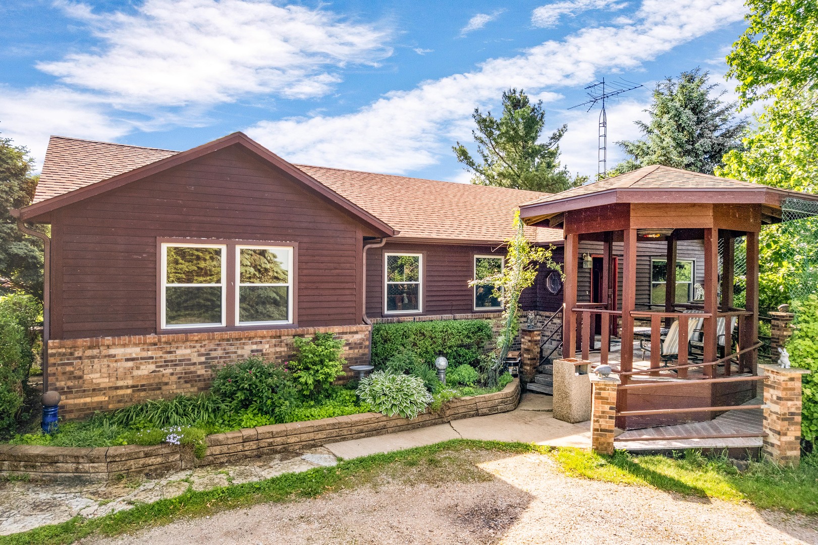 15534 Somonauk Road DeKalb, IL 60115 - Photo 2 of 48