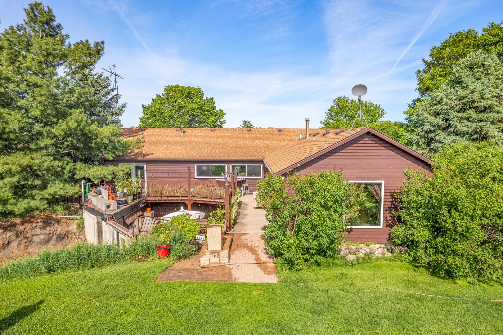 15534 Somonauk Road DeKalb, IL 60115 - Photo 5 of 48 front view of a house with a yard