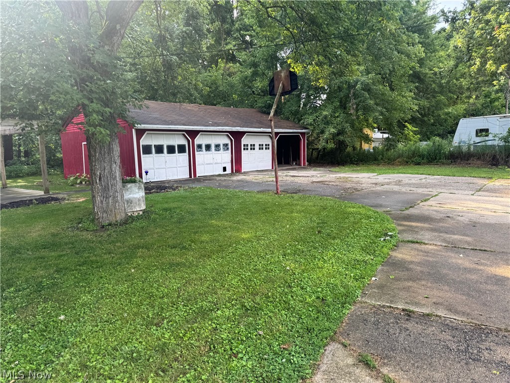 1530 Collier Road Akron, OH 44320 - Photo 3 of 25