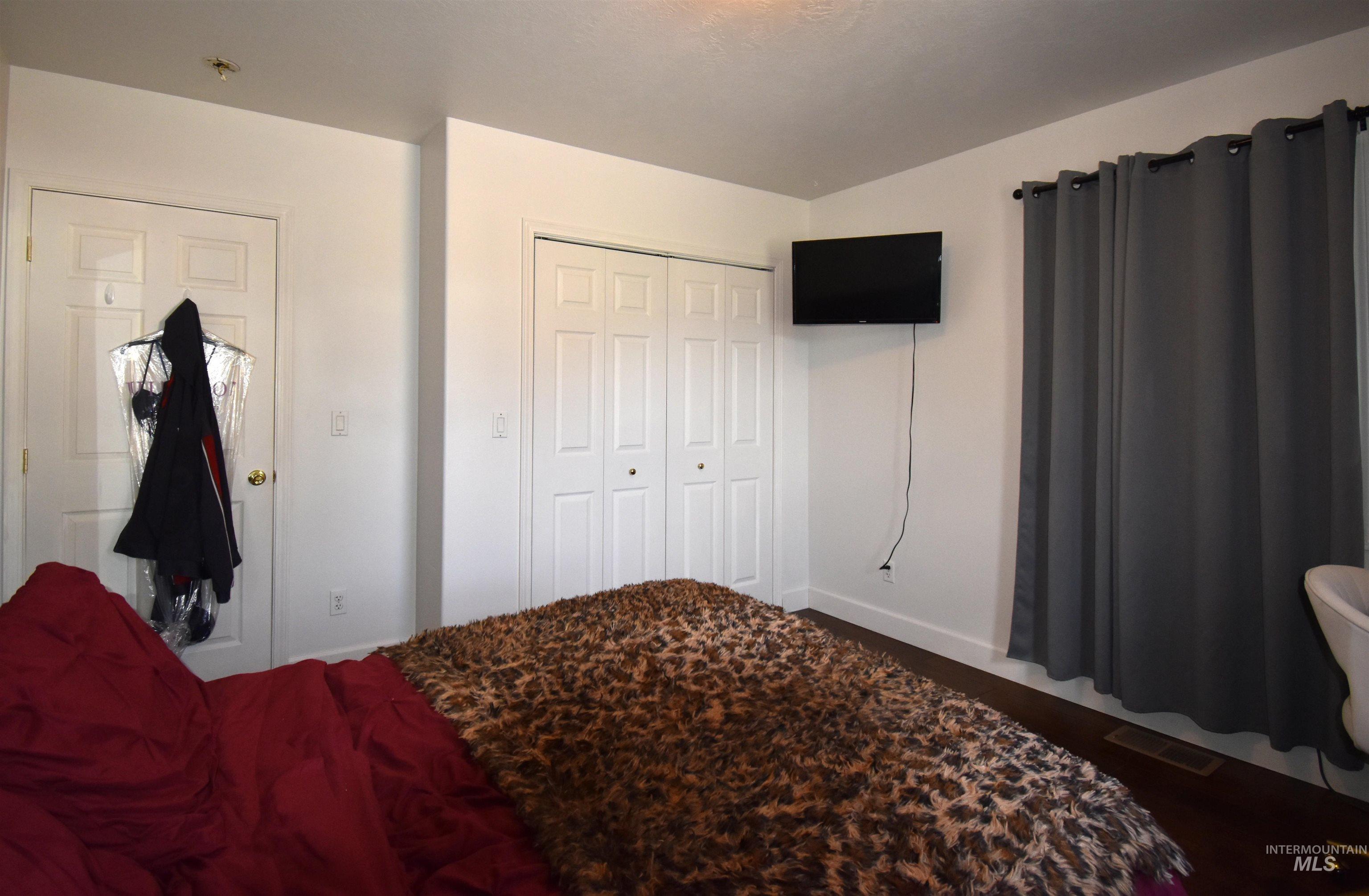 2599 Fruitvale Glendale Road Council, ID 83612 - Photo 22 of 29 Bedroom with a closet and baseboards