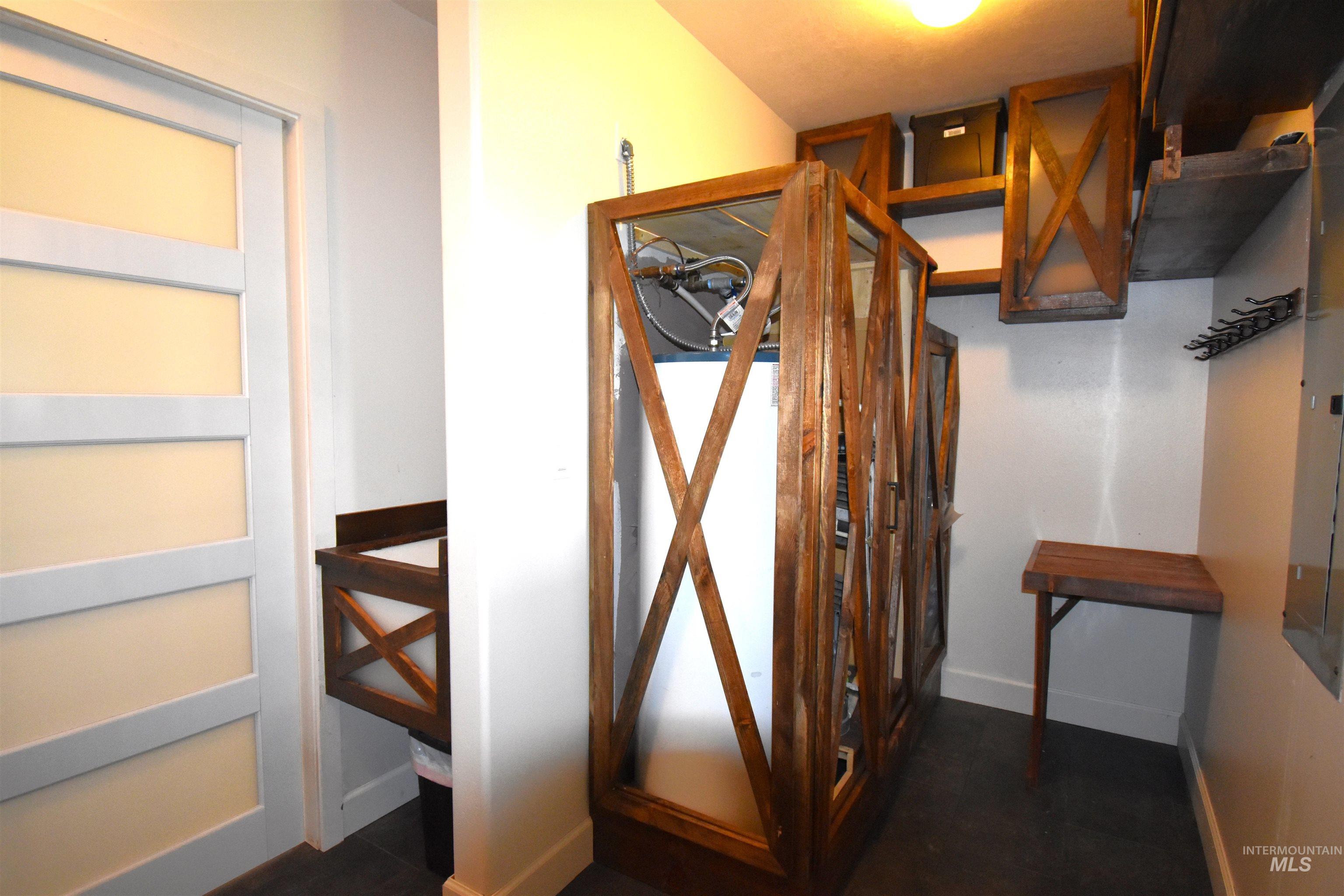 2599 Fruitvale Glendale Road Council, ID 83612 - Photo 23 of 29 Detailed view of baseboards