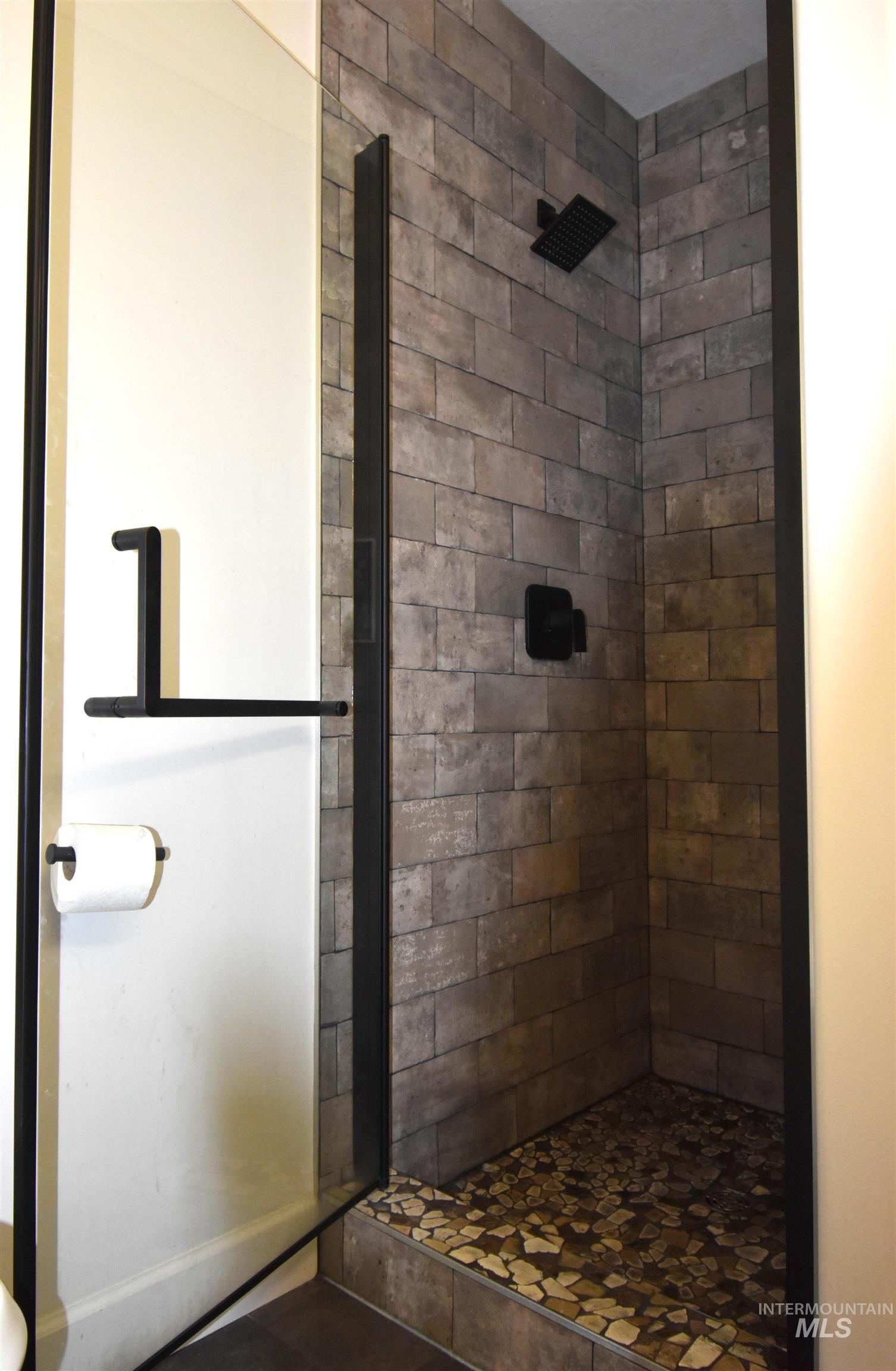 2599 Fruitvale Glendale Road Council, ID 83612 - Photo 25 of 29 Full bathroom with a shower stall