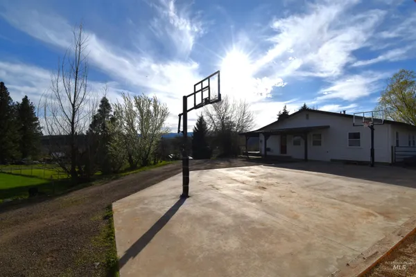 $850,000 | 2599 Fruitvale Glendale Road, Council, ID 83612