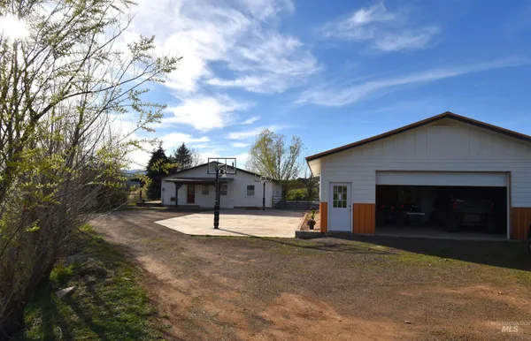 $850,000 | 2599 Fruitvale Glendale Road, Council, ID 83612