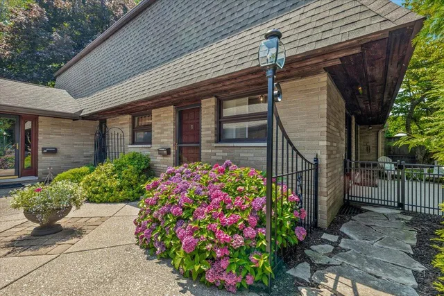 $298,900 | 2727 Lakeshore Drive, Unit G27, St. Joseph, MI 49085