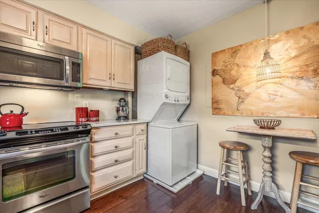 $298,900 | 2727 Lakeshore Drive, Unit G27, St. Joseph, MI 49085