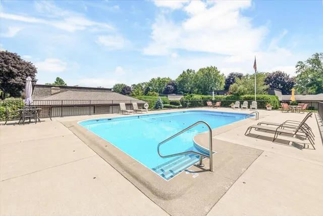 $298,900 | 2727 Lakeshore Drive, Unit G27, St. Joseph, MI 49085