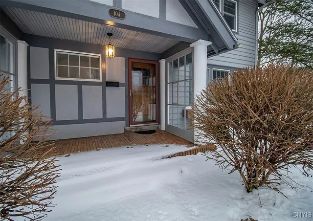 $565,000 | 104 Burlingame Road, Syracuse, NY 13203