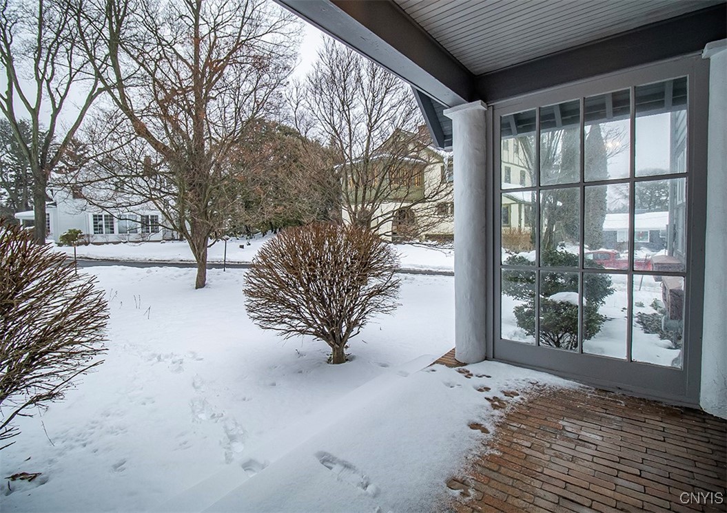 104 Burlingame Road Syracuse, NY 13203 - Photo 4 of 50