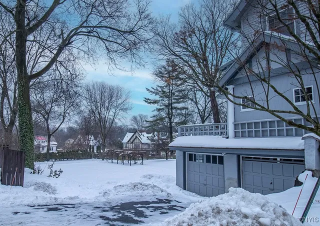 $565,000 | 104 Burlingame Road, Syracuse, NY 13203