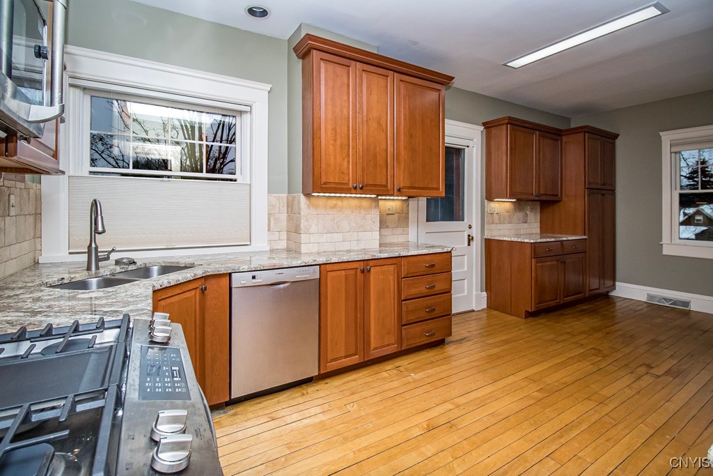 104 Burlingame Road Syracuse, NY 13203 - Photo 6 of 50