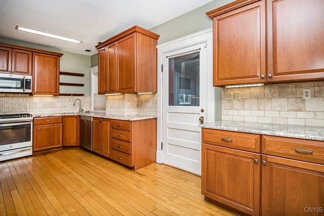 $565,000 | 104 Burlingame Road, Syracuse, NY 13203