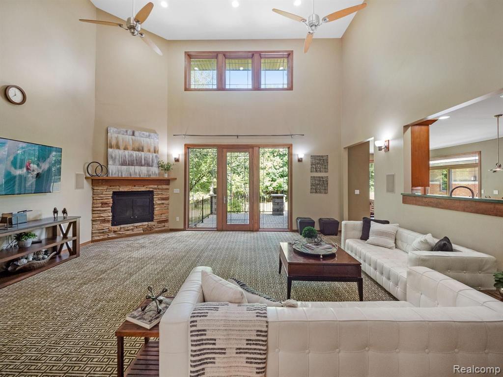 34600 Quaker Valley Road Farmington Hills, MI 48331 - Photo 7 of 41