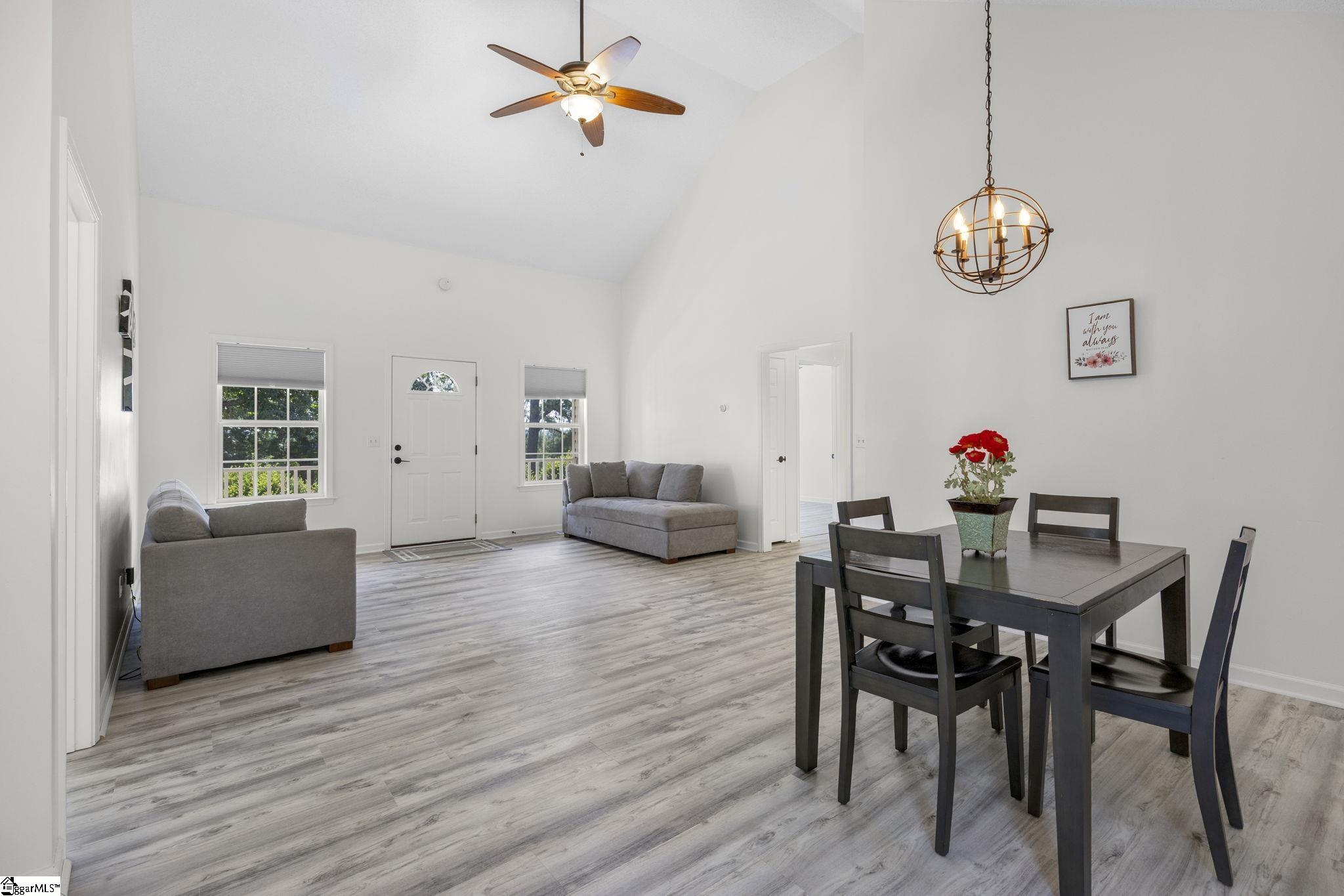 124 East King Road Greer, SC 29651 - Photo 14 of 39