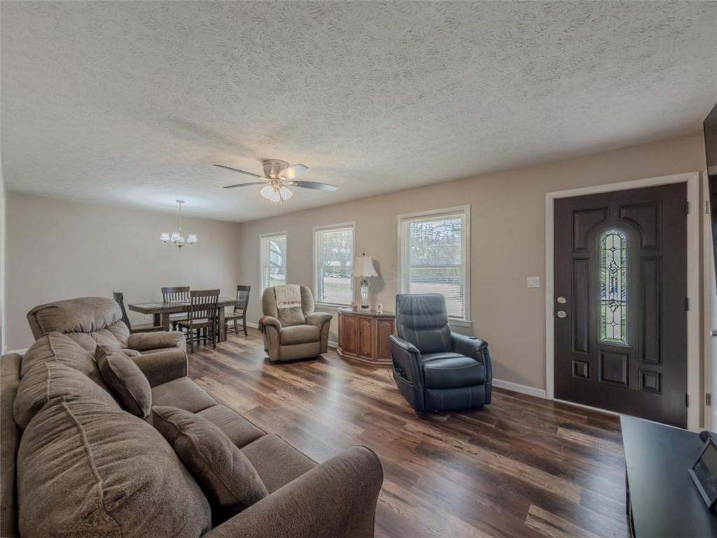 324 East Broad Street Winder, GA 30680 - Photo 2 of 33