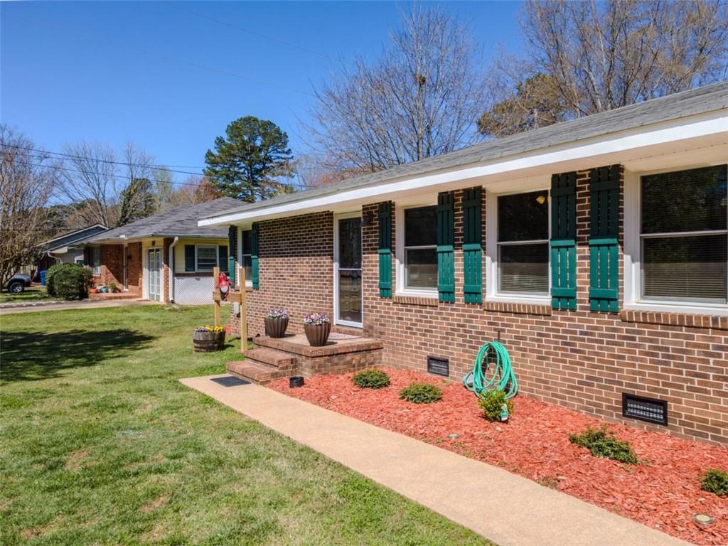 324 East Broad Street Winder, GA 30680 - Photo 7 of 33