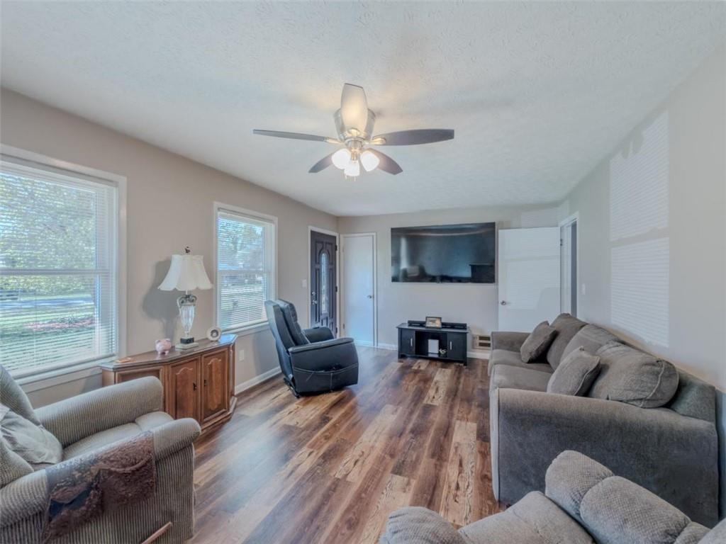 324 East Broad Street Winder, GA 30680 - Photo 8 of 33