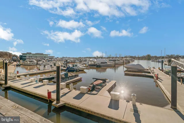 $645,000 | 1515 First Street Southwest, Washington, DC 20024