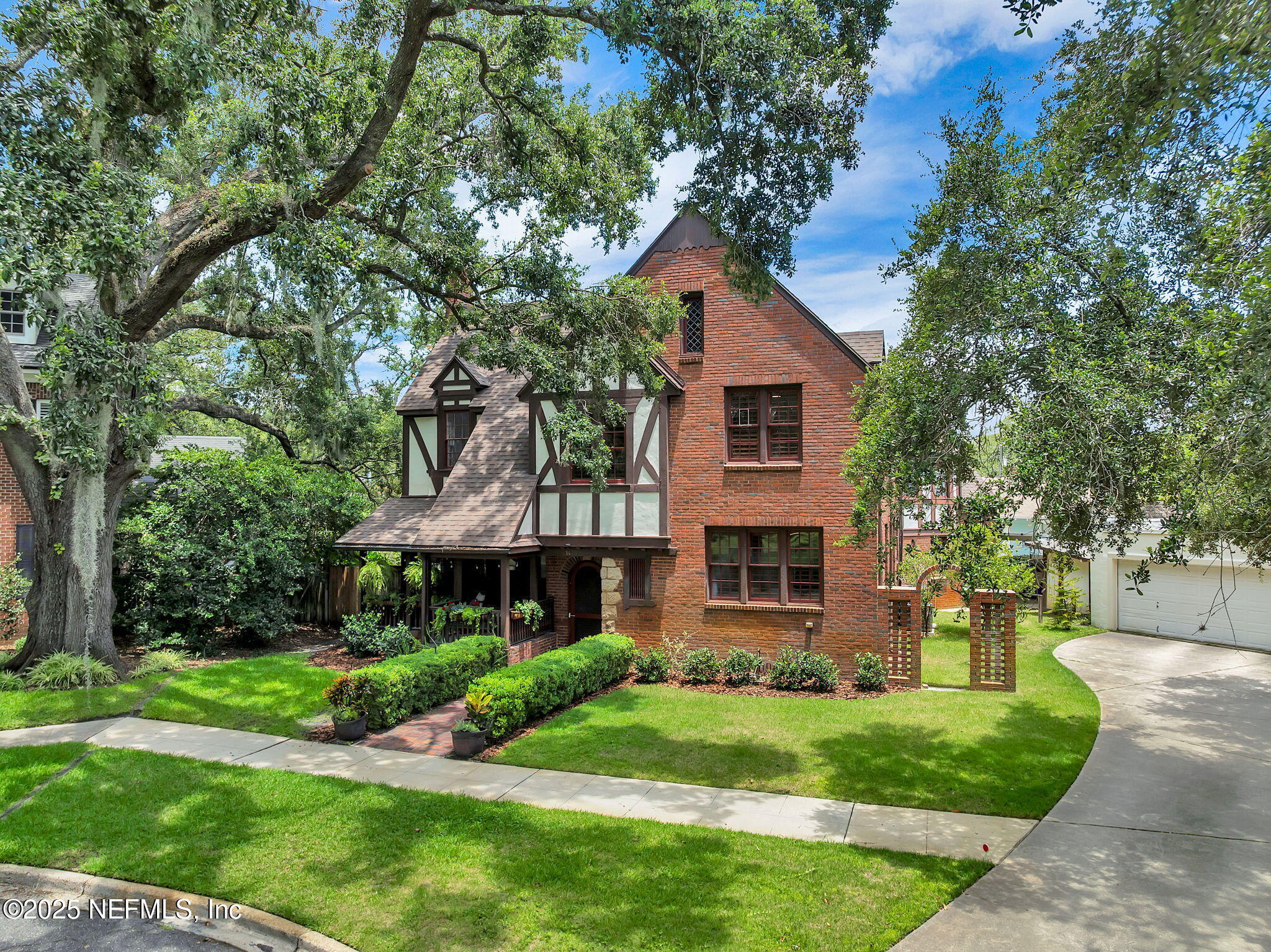1475 Edgewood Circle Jacksonville, FL 32205 - Photo 59 of 60 front view of a house with a yard