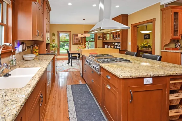 $675,000 | 9030 Hardesty Run, Bloomington, IL 61705