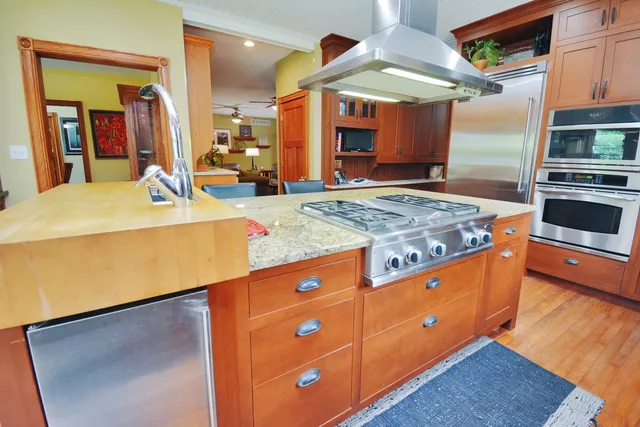 $695,000 | 9030 Hardesty Run, Bloomington, IL 61705