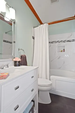 $695,000 | 9030 Hardesty Run, Bloomington, IL 61705