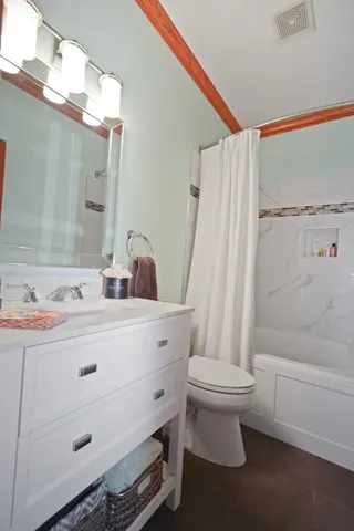 $695,000 | 9030 Hardesty Run, Bloomington, IL 61705