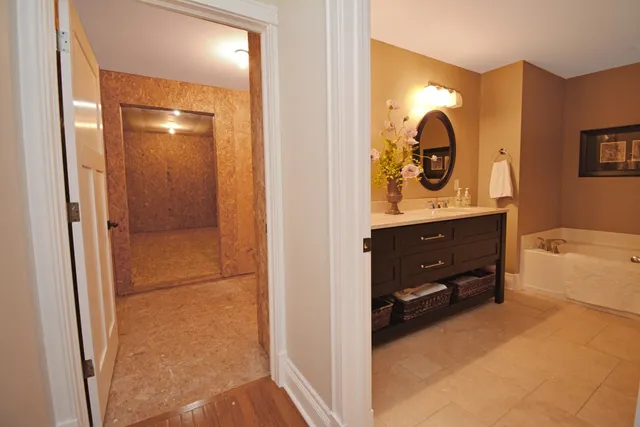 $695,000 | 9030 Hardesty Run, Bloomington, IL 61705