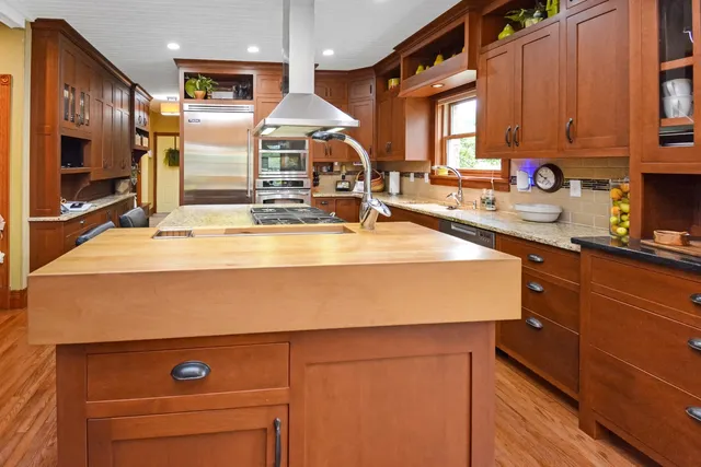 $675,000 | 9030 Hardesty Run, Bloomington, IL 61705