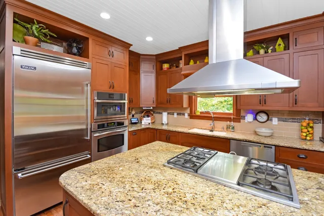 $675,000 | 9030 Hardesty Run, Bloomington, IL 61705