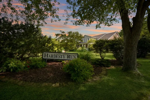 $695,000 | 9030 Hardesty Run, Bloomington, IL 61705