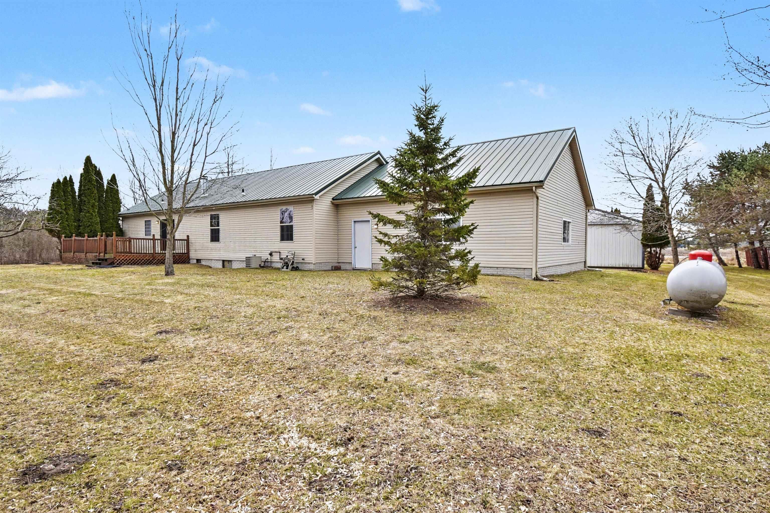 25 East Highwood Road Gladwin, MI 48624 - Photo 22 of 29