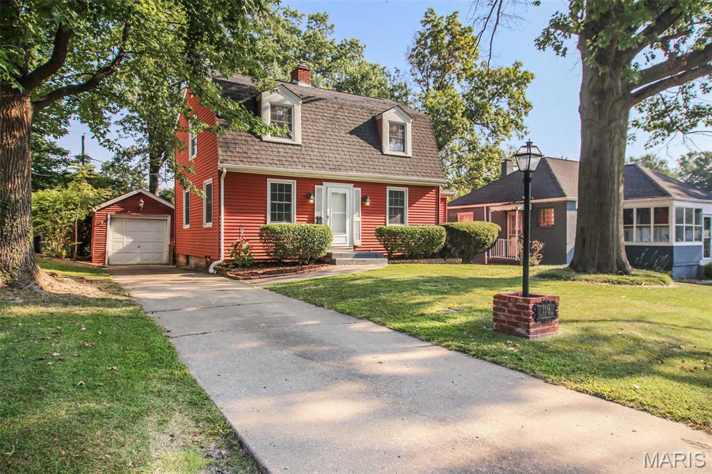 1116 Douglas Street Alton, IL 62002 - Photo 2 of 26