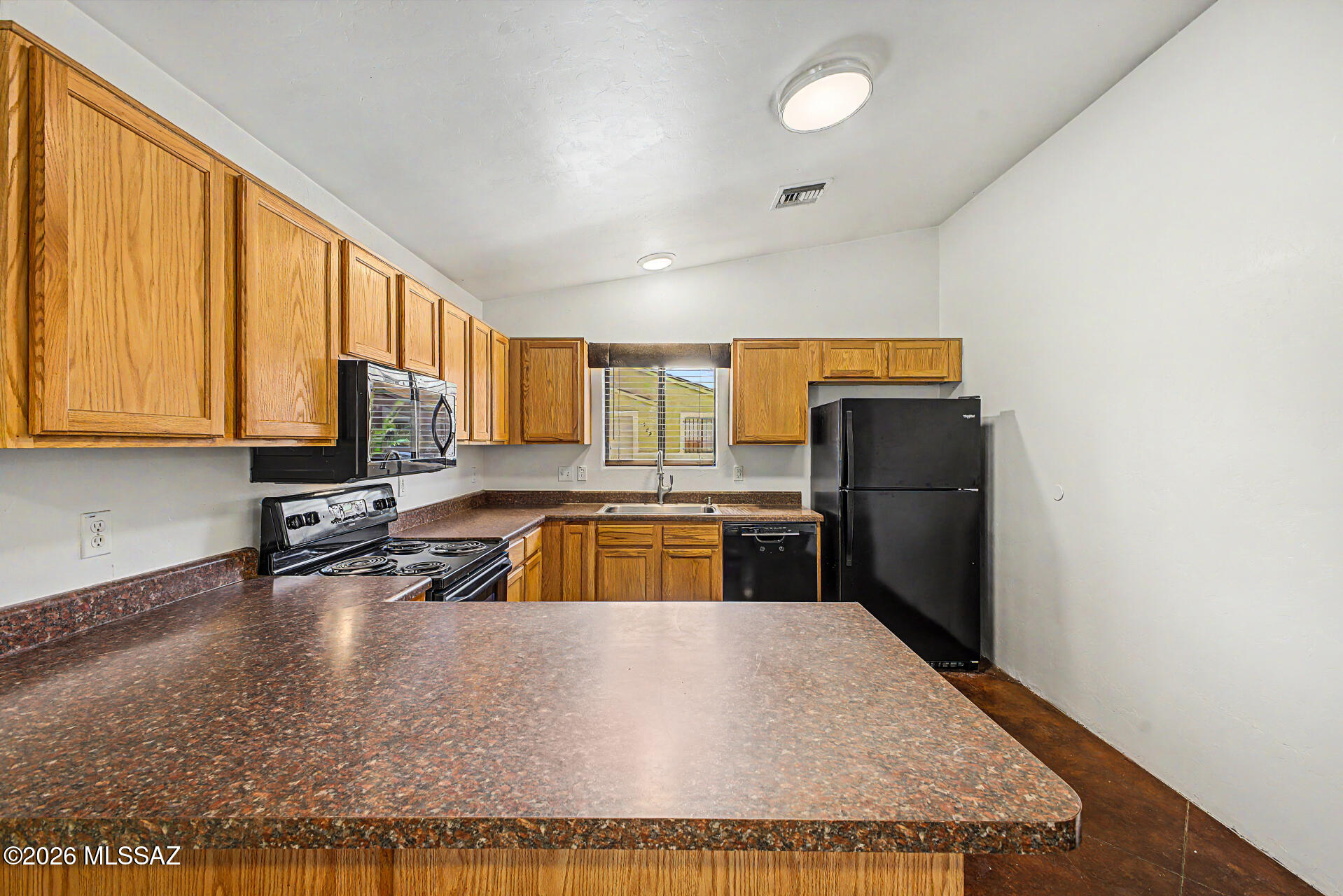 409 East Geronimo Bluff Loop Tucson, AZ 85705 - Photo 11 of 37