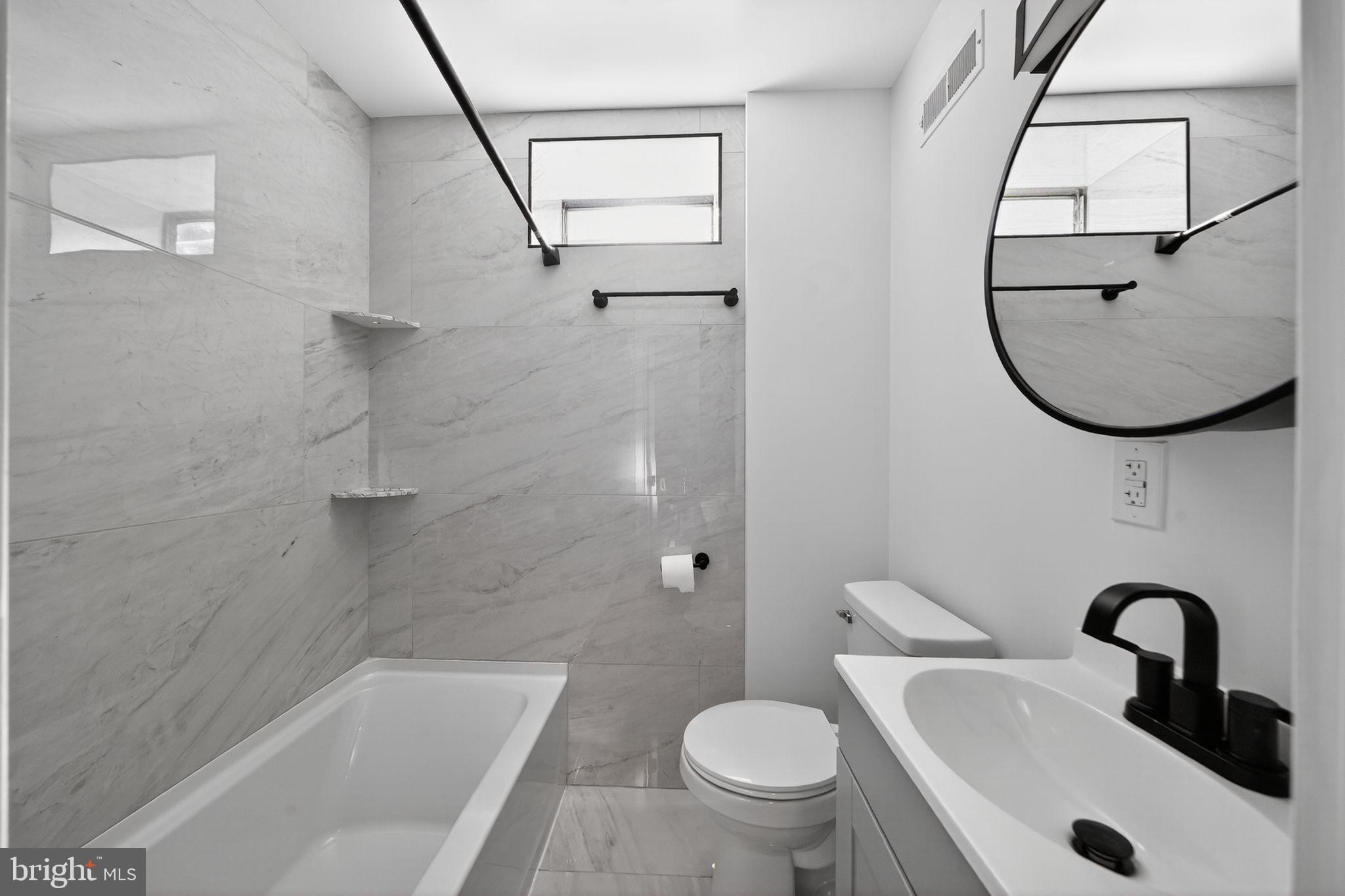 1607 South Bancroft Street Philadelphia, PA 19145 - Photo 18 of 27 2nd Floor Bathroom