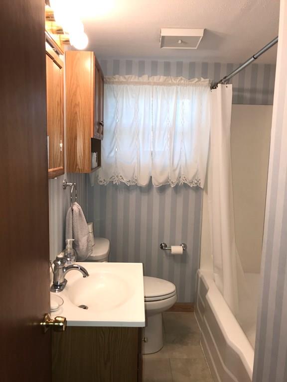30 Elbridge Road Auburn, MA 01501 - Photo 6 of 26 Gallery Image 6