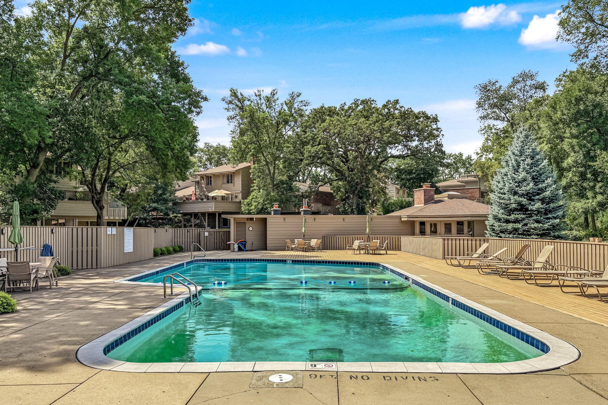 10275 Scarborough Road Bloomington, MN 55437 - Photo 38 of 38 Gallery Image 38