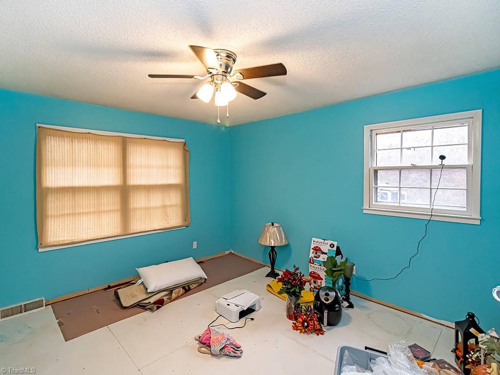 8322 Mccrory Road Stokesdale, NC 27357 - Photo 8 of 18 Gallery Image 8