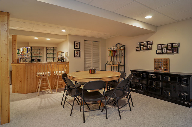 1056 Teasel Lane Aurora, IL 60504 - Photo 20 of 25 a view of a dining room with furniture