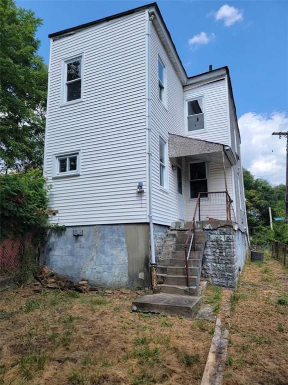 3221 Minnie Street Pittsburgh, PA 15212 - Photo 4 of 18 a view of a house with a yard