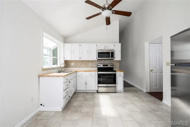 $168,000 | 2487 Manthorne Court, Florissant, MO 63031