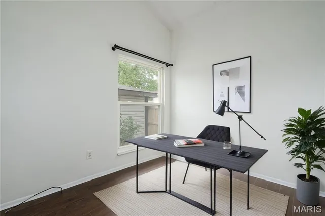 $168,000 | 2487 Manthorne Court, Florissant, MO 63031