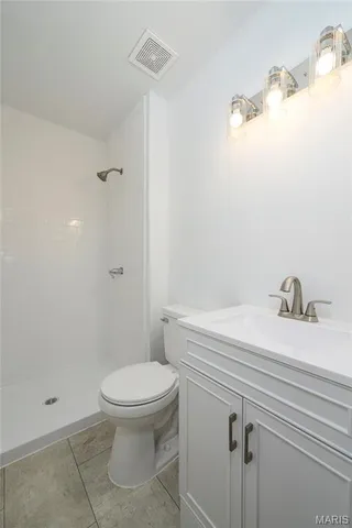 $168,000 | 2487 Manthorne Court, Florissant, MO 63031