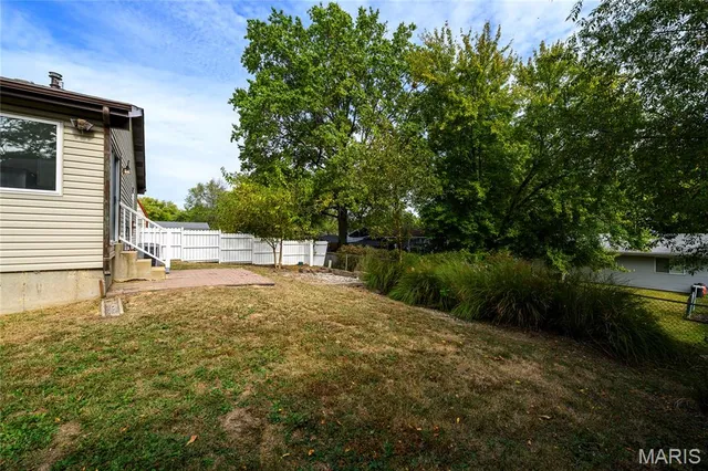 $168,000 | 2487 Manthorne Court, Florissant, MO 63031